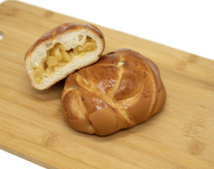 Булочка с яблоком